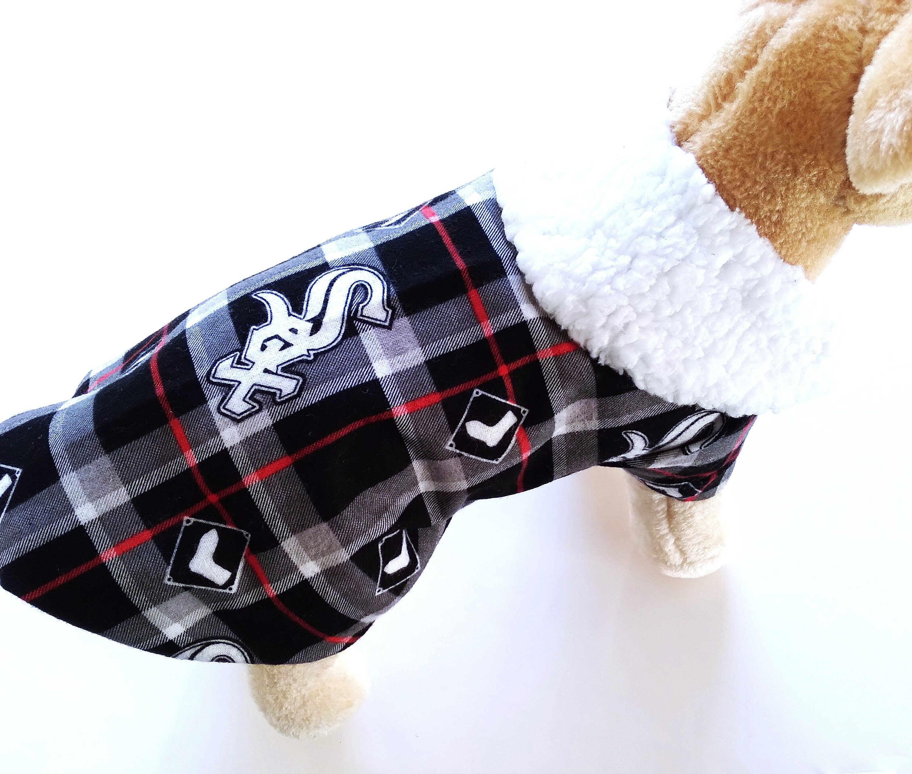 Blackhawks dog jersey deals