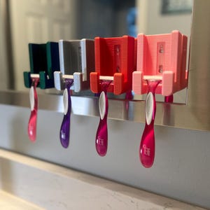 Razor Holder