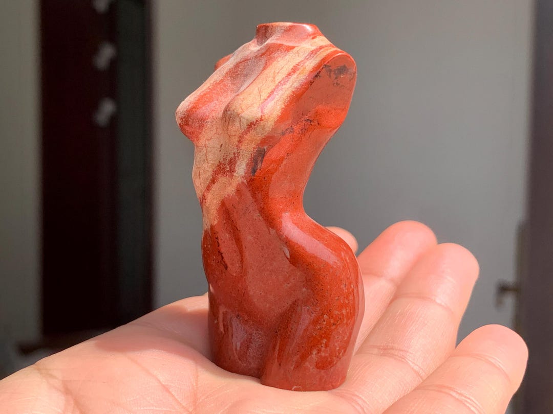 レッドジャスパー　女神像　天然石　置物 Red Jasper Goddess Statue: Crystal Energy Sculpture, Reiki Healing
