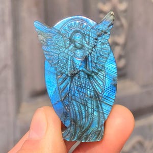 2.1&#39;&#39;+ Hand carved Angel,Crystal angel skull,Natural labradorite ,Quartz Crystal angel,Home Decoration Gifts,random 1pc
