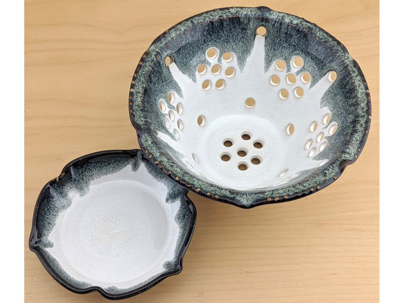 Ceramic berry bowl / colander and plate /dish with black and Etsy