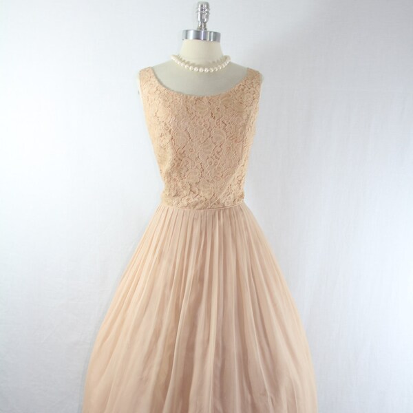 1950s Vintage Wedding Dress - Sleeveless Pale Pink Lace and Chiffon Wedding Frock  - Size Large