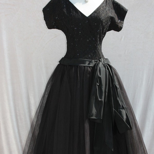 Vintage 1950s Drop Waist with BOUFFANT Skirt of Tulle and TAFFETA Cocktail FROCK