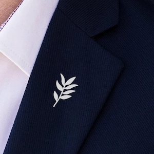 Custom Logo Enamel Pin: Personalized Business Badge Brooch