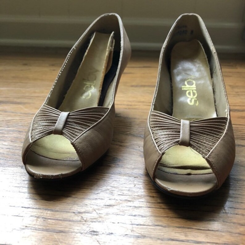 Vintage 60s Taupe Peep Toe Pumps Heels 6 | Etsy