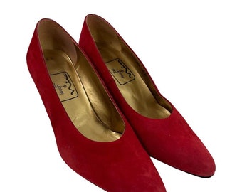 Vintage 1990s Nina Red Suede pointy Toe Heels 9M