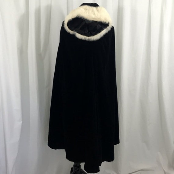 Vintage Mid Calf Length 1940s Black Velvet White F