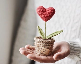 Muttertag Geschenk personalisierbar, Häkelfigur Herz mit Botschaft