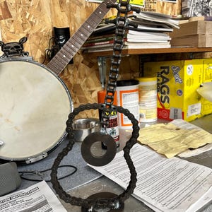 Metal Art Guitar Sculpture Gift Desk Decoration Made from Chain & Metal Parts