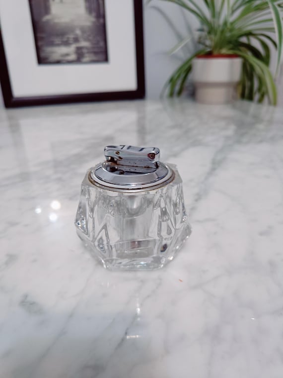 crystal cigarette lighter ATMOMO Black Bling Car Car Rhinestone Cigarette Lighter 12V, Fits Most Vehicle : Automotive Insert the cigarette lighter in the car power outlet A Vintage Crystal Cigarette Lighter