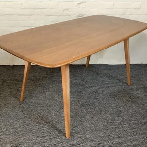 Ercol Windsor 382 eettafel, vintage iepenplankentafel, moderne keukentafel uit het midden van de eeuw, massief houten boerderijtafel