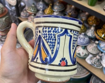 Taza de cerámica marroquí hecha a mano, cerámica Fez azul y beige, decoración de cocina bohemia, taza de café artesanal
