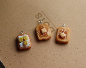 Toast de petit déjeuner - breloque porte-clés miniature faite main en pâte polymère