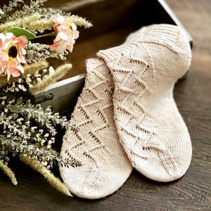 KNITTING PATTERN - Zig Zag To Fall Socks Knitting Pattern, Knit Sock Pattern, Sock Pattern, Knitted Sock, Fall Knitting, Friend Gift