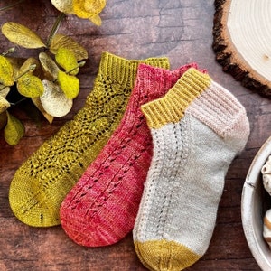 KNITTING PATTERN - Simple Lace Sock Set, Shortie Socks Knitting Pattern, Sock Pattern, Cuff Down Sock, Shortie Sock, Easy Lace Sock