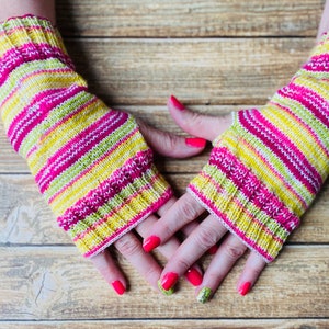 KNITTING PATTERN - Simply the Best Fingerless Gloves, Fingerless Mitt Pattern, Glove Pattern, Mitt Pattern, Knitted Glove Pattern