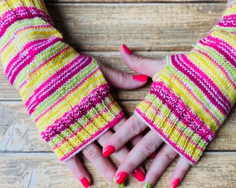 KNITTING PATTERN - Simply the Best Fingerless Gloves, Fingerless Mitt Pattern, Glove Pattern, Mitt Pattern, Knitted Glove Pattern