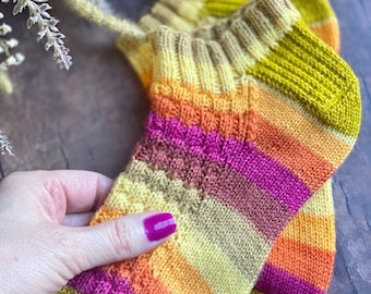 PATRÓN DE TEJIDO - Patrón de tejido de calcetines Dixie, patrón de calcetín de punto, patrón de calcetín, calcetín de punto, patrón de calcetín con dobladillo, regalo para un amigo