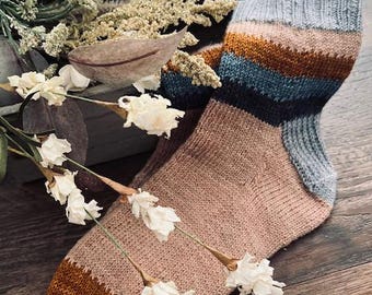 PATRÓN DE TEJIDO - Patrón de tejido de calcetines Color it Scrappy, patrón de calcetines, calcetín de punto, patrón de calcetín con dobladillo, accesorio de punto