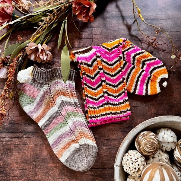 KNITTING PATTERN - Easy Chevron Sock Set, My Little Sister Chevy Sock Knitting Pattern, My Chevy Socks, Knitting Pattern