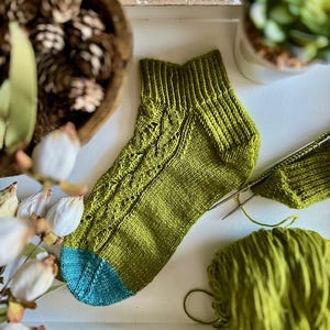 KNITTING PATTERN - The Ripple Effect Socks Knitting Pattern, Knit Sock Pattern, Sock Pattern, Knitted Socks, Sock Tutorial