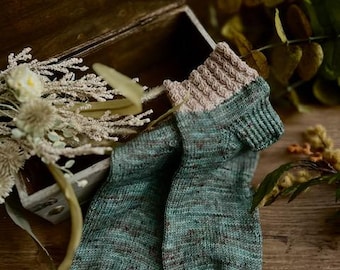 PATRÓN DE TEJIDO - Patrón de calcetines Oliver, patrón de calcetines, calcetines de punto, patrón de calcetines con dobladillo, regalo para amigos, patrón de calcetines tobilleros