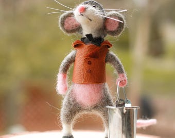 Nålfiltad mus: Vårgåva, rustik dekoration, samlarkonst i miniatyr i ull