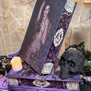 The Poison Daughter Indie UK pocketbok och inbunden Specialbeställda handsprayade kanter | Fantasyböcker