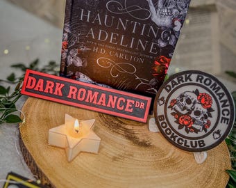3D Printed Dark Romance Bookshelf Sign: Bookish Decor