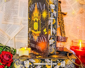 Arcana Acadamy UK gebundene Ausgabe Benutzerdefinierte Hand gesprühte Kanten | Fantasie-Bücher