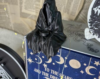 Figura de Suriel de ACOTAR impresa en 3D para decoración de estantería / Letrero para estantería / Para amantes de la fantasía / Accesorios para amantes de los libros