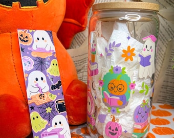Halloween-Bücherglas (473 ml) mit passender Geschenkverpackung – Geschenkidee für Bücherwürmer – Niedliches Geistermotiv mit passendem Lesezeichen