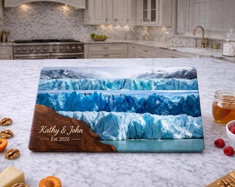Personalized Glacier Glass Cutting Board, Custom Name Kitchen Decor, Wedding Gift for Couple, Anniversary Gift, Housewarming Gift