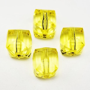 STOCK YOUR STORE - Cube: 14mm. 24pcs - 355pcs 500g. 4 colors. Transparent Square Beads. 0437 000