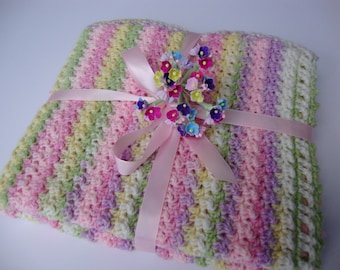 Couverture pour bébé au crochet : mélange d'acrylique à rayures pastel, cadeau pour nouveau-né