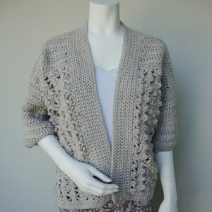 Women&#39;s Cardigan, Crochet Beige Cardigan, Kimono Style Cardigan, Acrylic Cozy Cardigan, Gift for Her, Mom Gift, Thinking of You Gift, Size M
