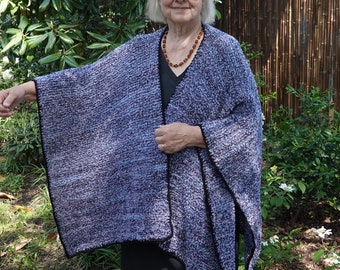 Poncho scialle in misto lana lavorato a mano: Celtic Ruana Wrap
