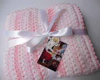 Couverture pour bébé crochetée à la main : mélange d'acrylique rose parfait