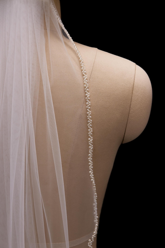 White Bridal Veil Beaded Scallop Edge Fingertip Pearls Clear Beads Wedding Comb 1 Tier Beaded Edge Veil, Scalloped Edge Veil, Elegant  main image 4