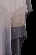 Crystal Bridal Veil, Scalloped Beaded Pendant Wedding Veil, Fingertip Veil with Blusher, 2 Tiers Short Veil with Comb, Veil with Clear Seeds