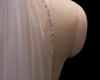 Voile de mariée cristal, voile de mariée bord perlé, voile délicat, voile de mariée cousu main, voile du bout des doigts 1 étage avec peigne, voile avec paillettes