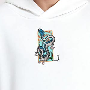Drachen besticktes Sweatshirt, Anime-inspirierter benutzerdefinierter Hoodie, einzigartiges besticktes Hemd für Anime- und Drachenliebhaber, gemütliches und stilvolles Geschenk