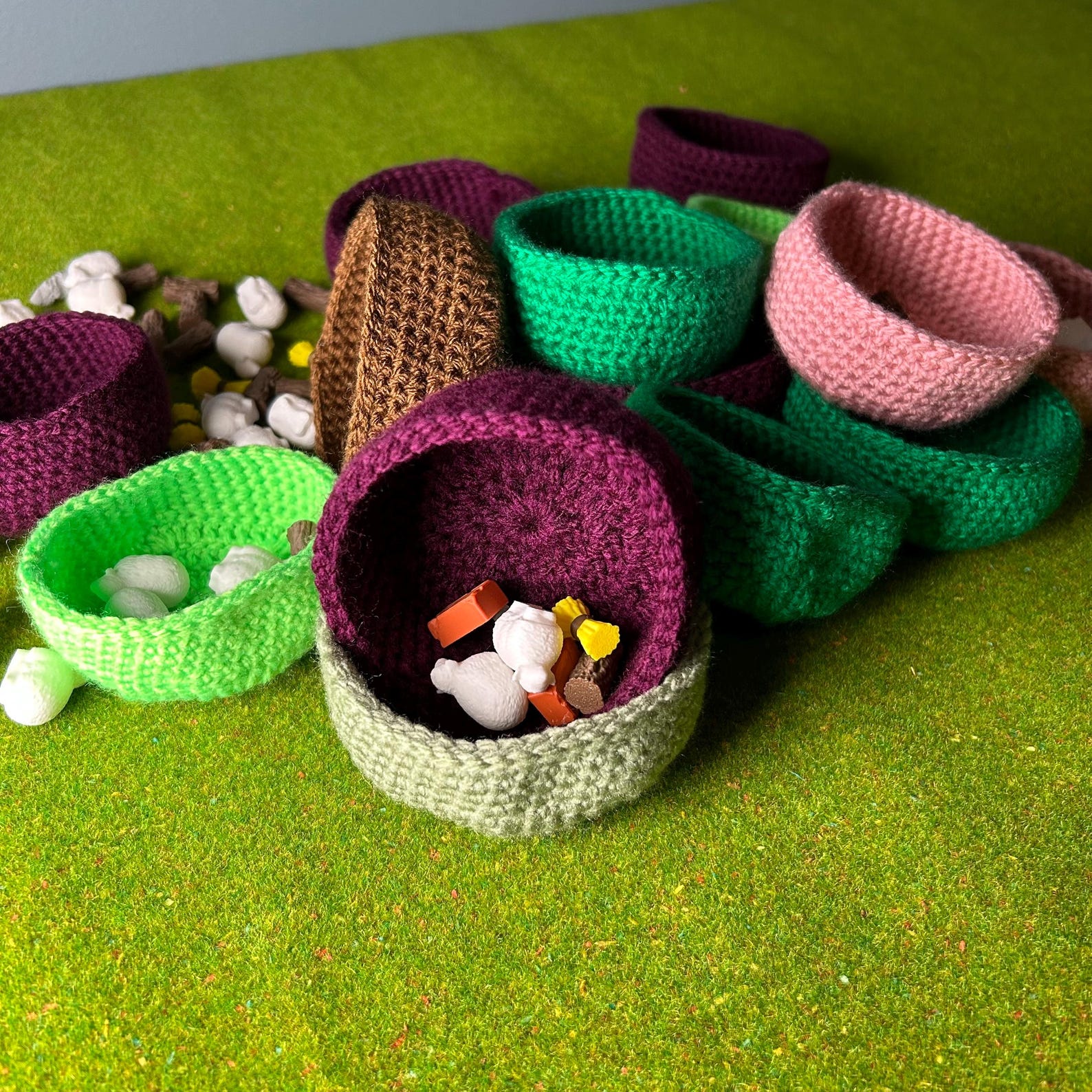 Crocheted Token Trays — photo 2