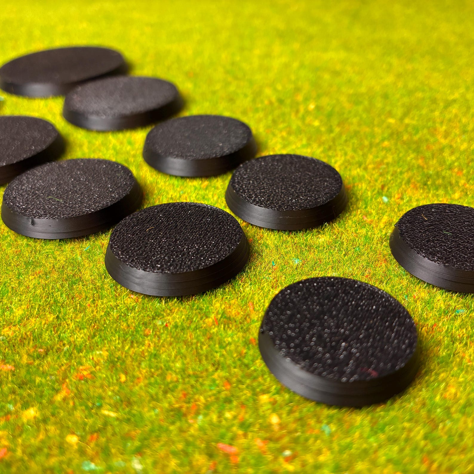 Round Miniature Bases (25–50mm) — photo 3