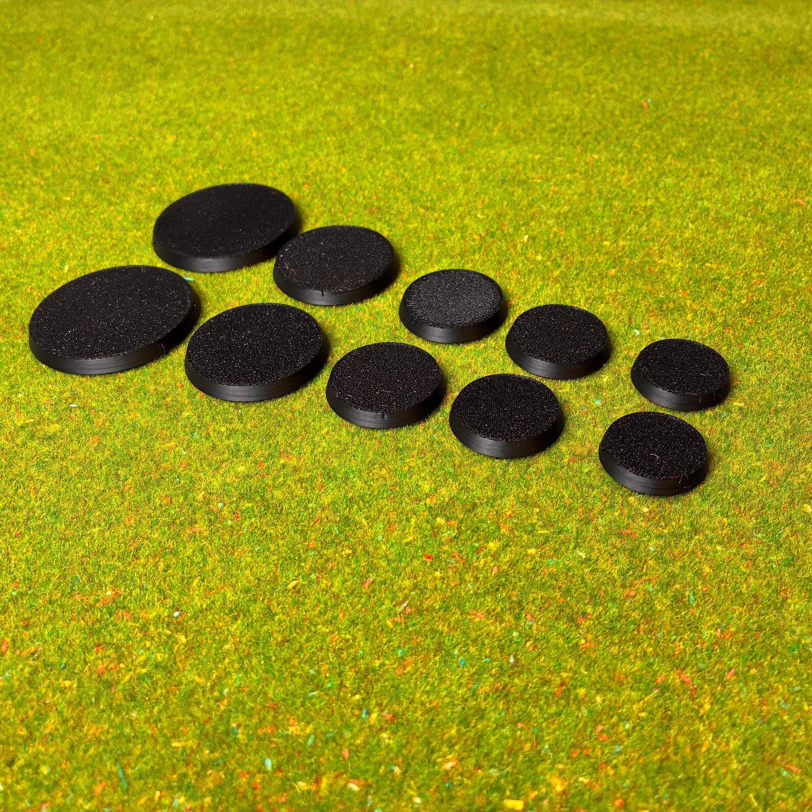Round Miniature Bases (25–50mm)