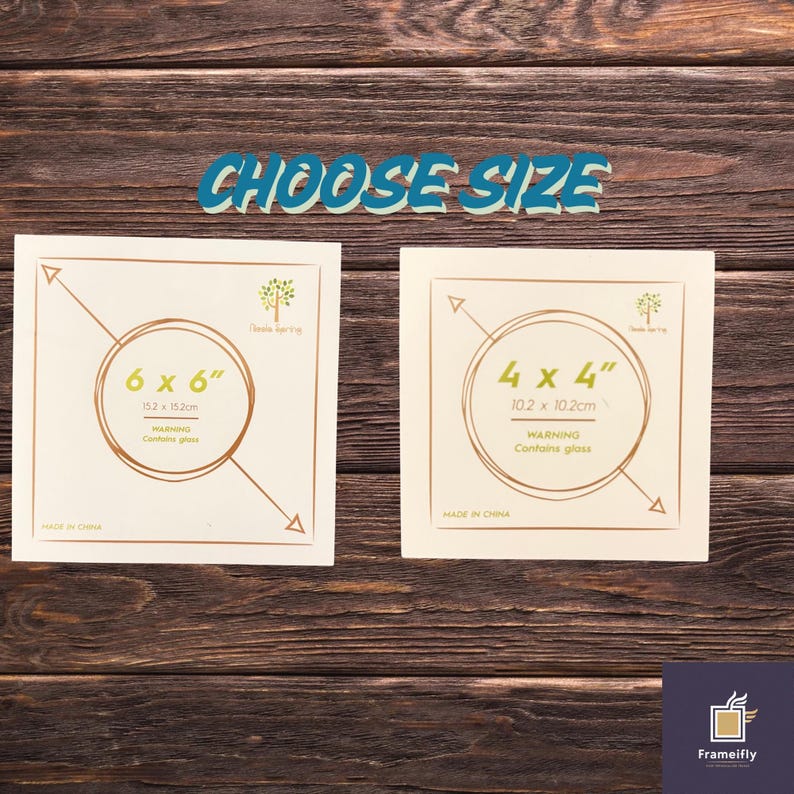 Puede incluir: Dos marcos de fotos cuadrados, uno de 6 x 6 pulgadas (15,2 x 15,2 cm) y otro de 4 x 4 pulgadas (10,2 x 10,2 cm), se muestran. Los marcos tienen un borde crema con un dise&ntilde;o circular y el texto "ADVERTENCIA Contiene vidrio."