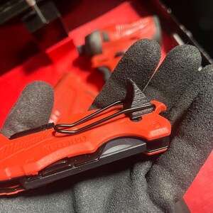 Milwaukee Fastback Pull Tab - Pocket Retrieval Aid (Pack of 4)