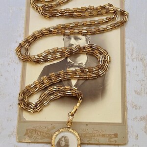Antique Victorian 9ct Solid Gold Photo Locket with Ornate Chain, Original Photos afbeelding 3