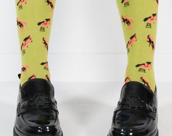 Saffron Trophy Socken - Lustige gelbe Unisex Baumwollsocken - Dicke dicke Plüschqualität - Geschenk für Sie - Westernpferdedruck