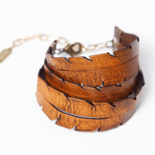 Handgekapte drievoudige veer lederen armband